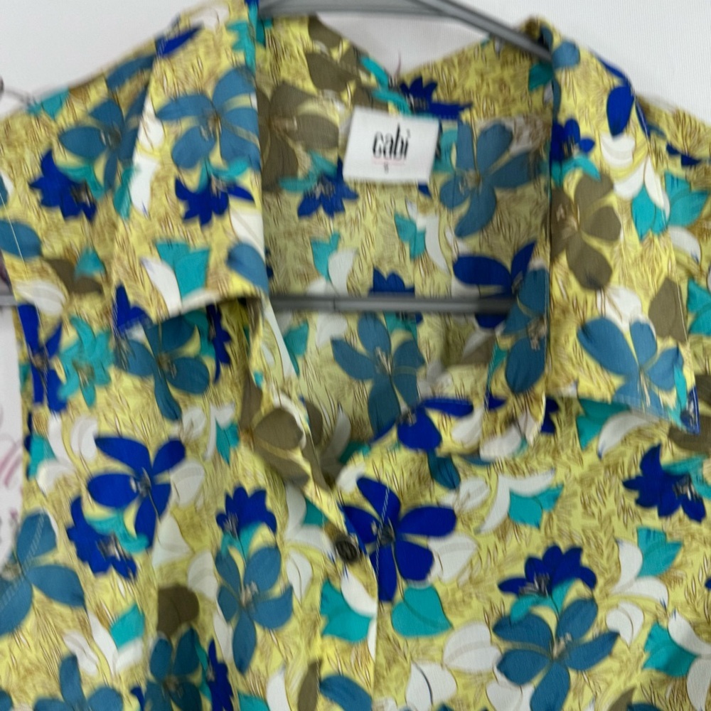 CAbi tank top button up flowers Floral Sleeveless Blouse - Blue and Green - Picture 4 of 7
